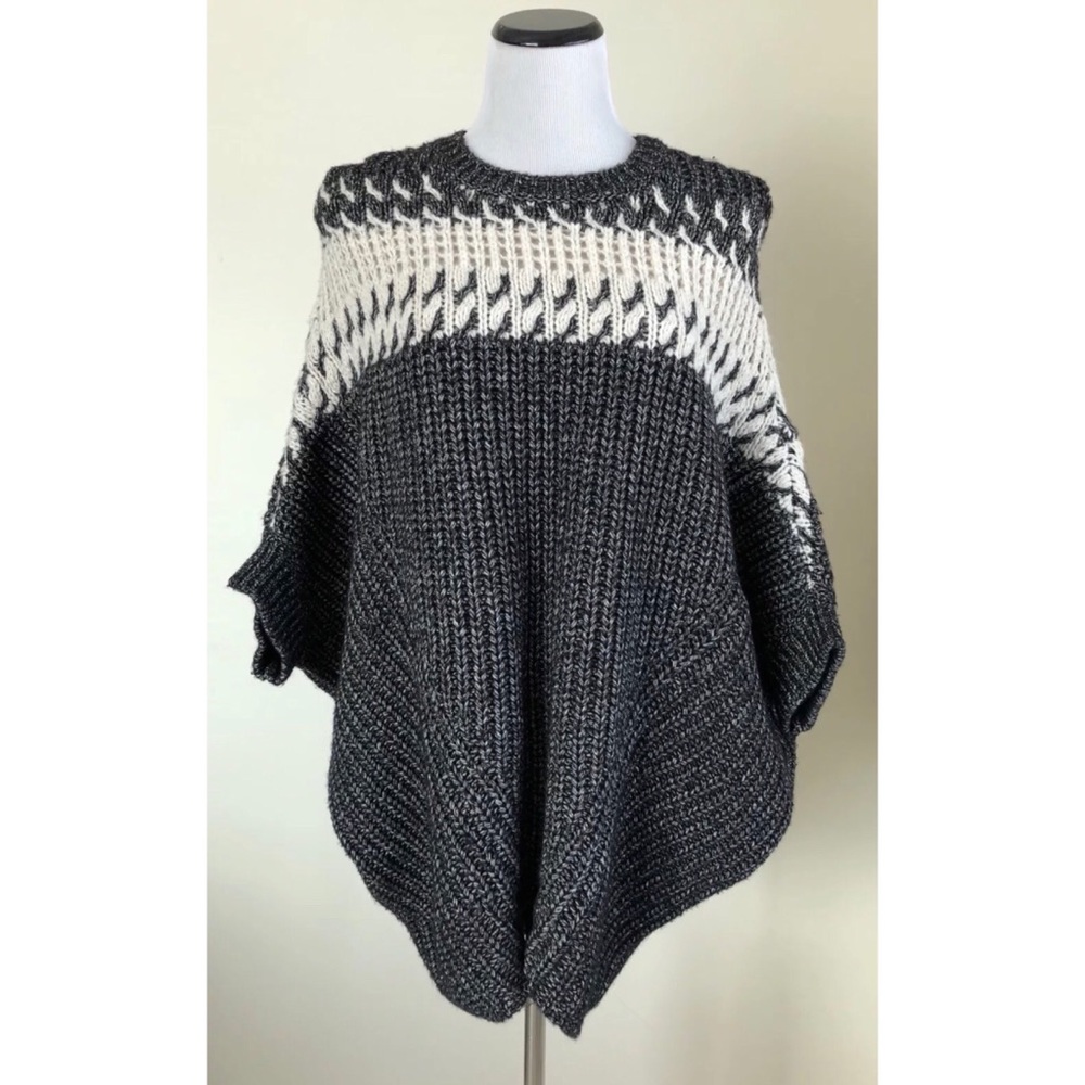 Victoria’s Secret Poncho Sweater ~ Size XS ~ S